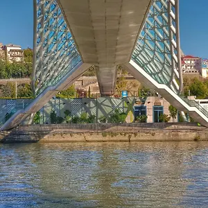 The Bridge Хостел